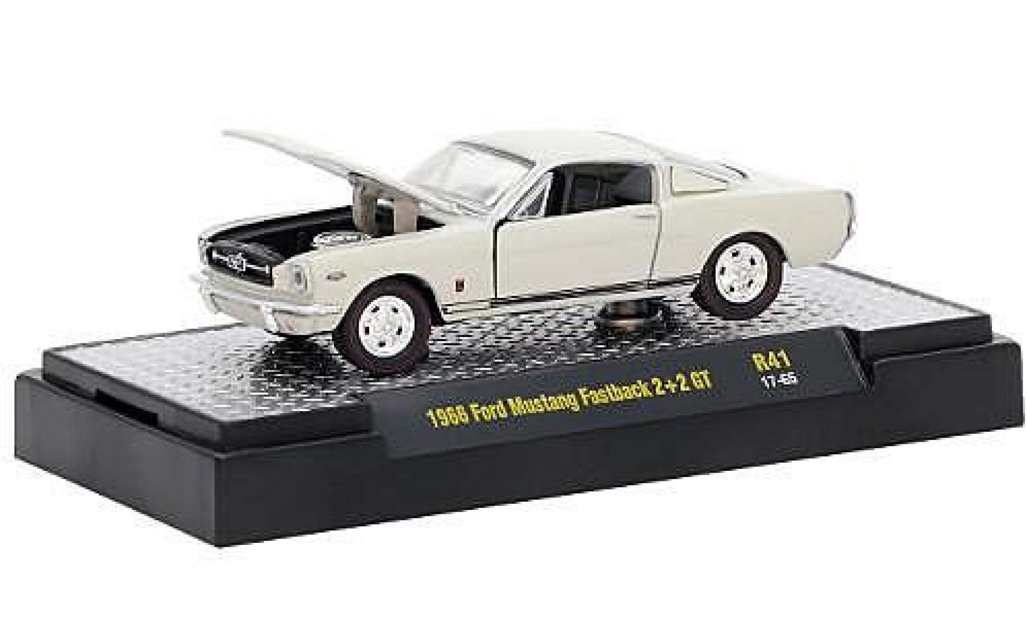 Ford Mustang 1/64 M2 Machines Fastback 2+2 GT metallico beige 1966 modellino in miniatura