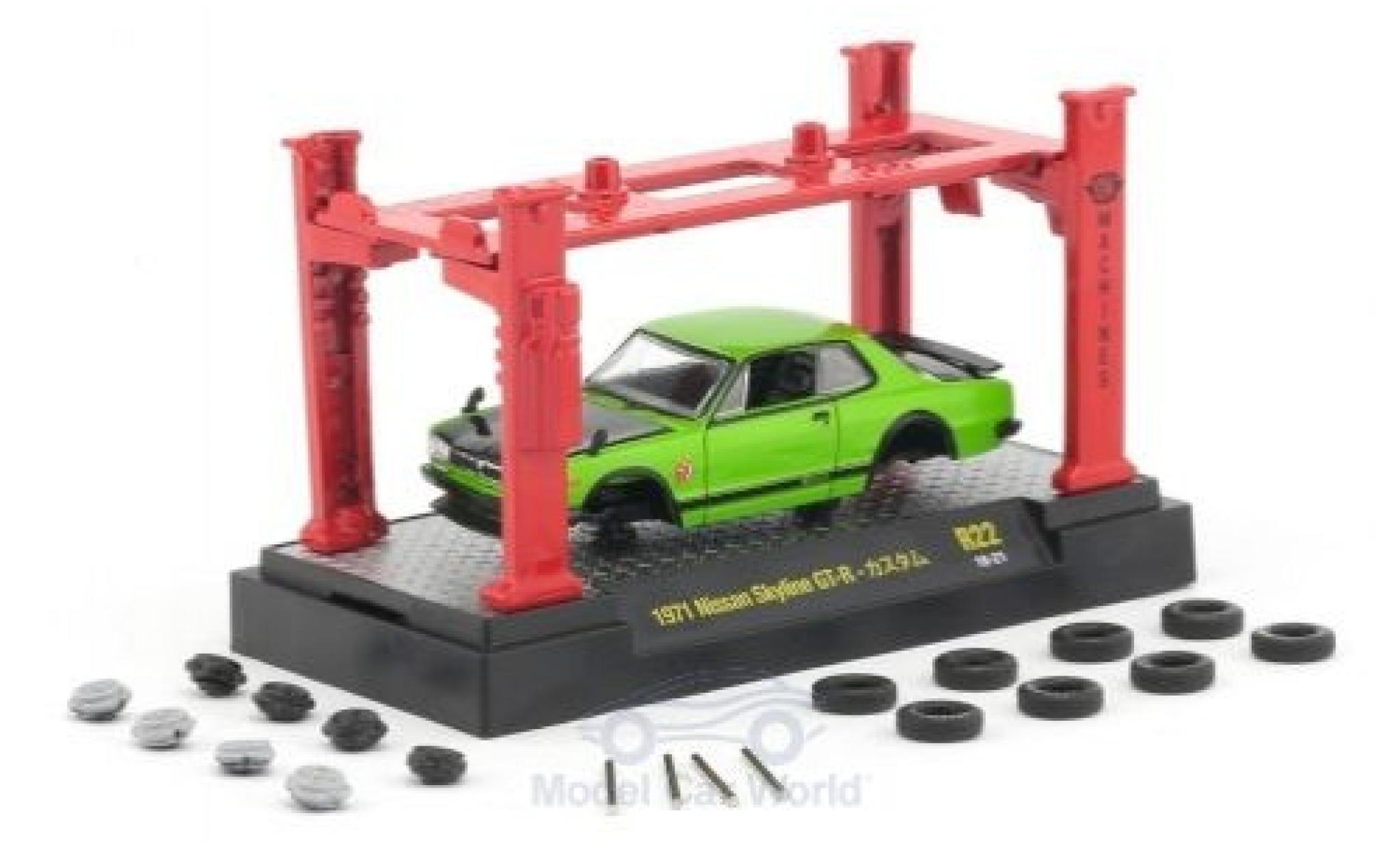 Nissan Skyline 1/64 M2 Machines GT-R verde/nero 1971 Model-Kit Bausatz inklusive 4 Ersatzrädern modellino in miniatura