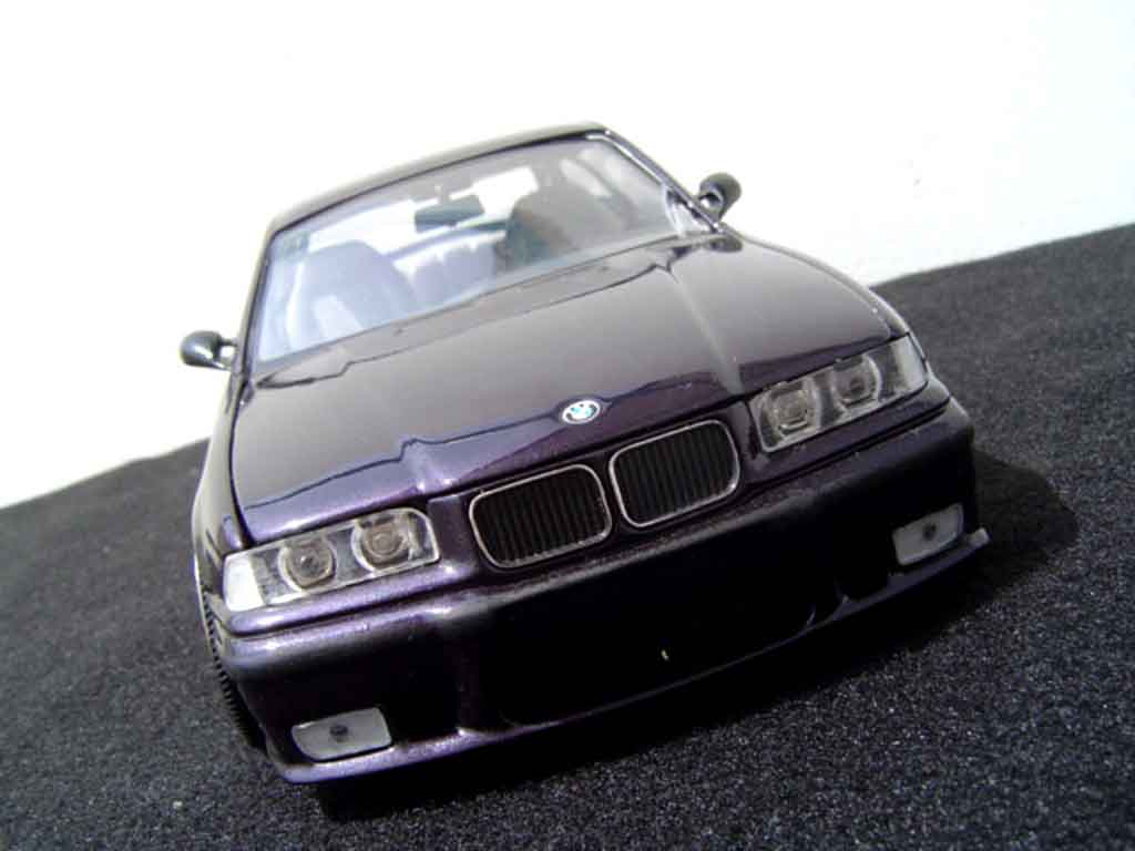 Bmw M3 E36 1/18 Ut Models E36 peinture techno violet tuning modellino in miniatura