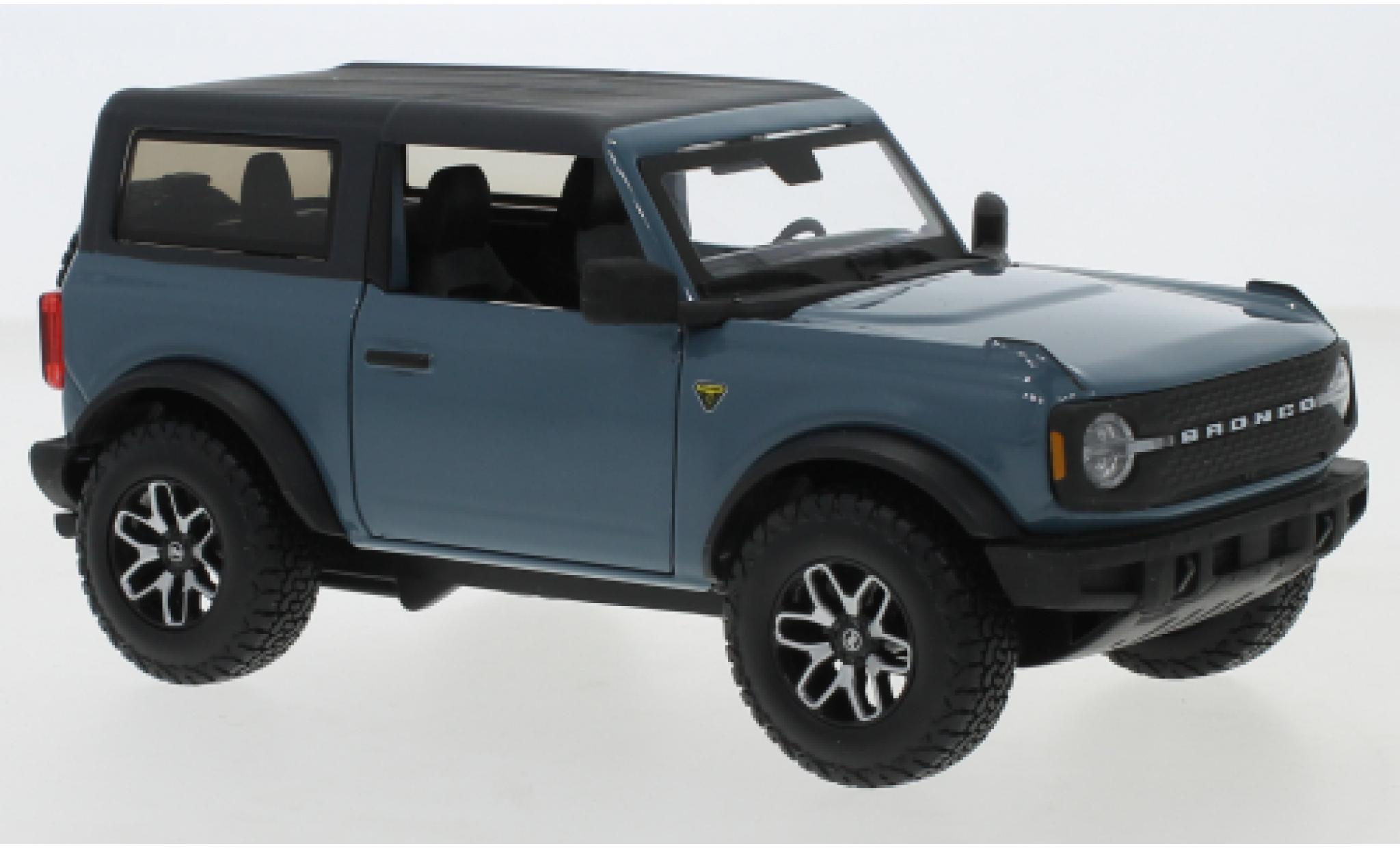 Ford Bronco 1/24 Maisto Badlands blu/matt-nero 2021 modellino in miniatura