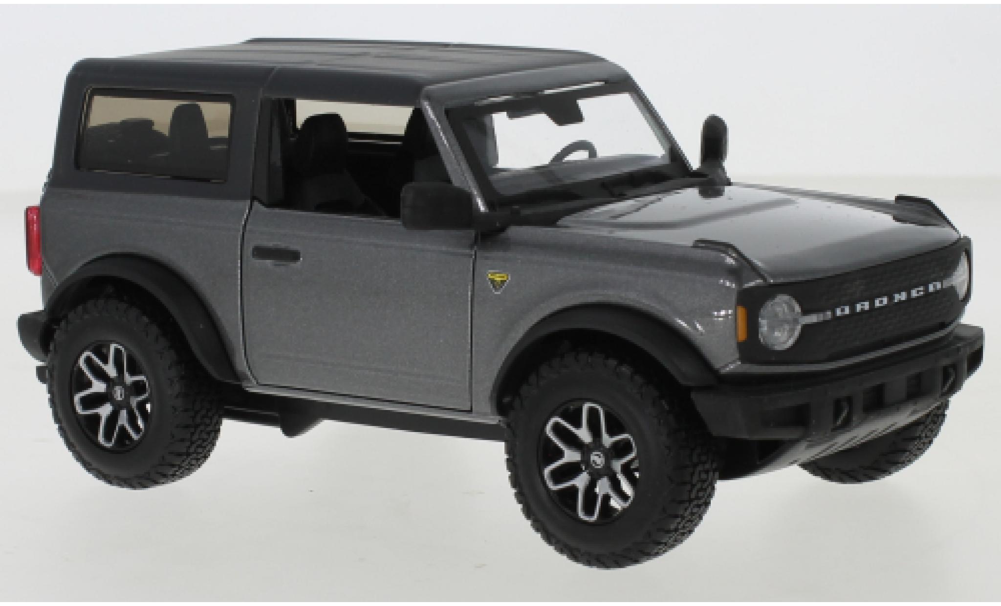 Ford Bronco 1/24 Maisto Badlands metallico grigio/matt-nero 2021 modellino in miniatura