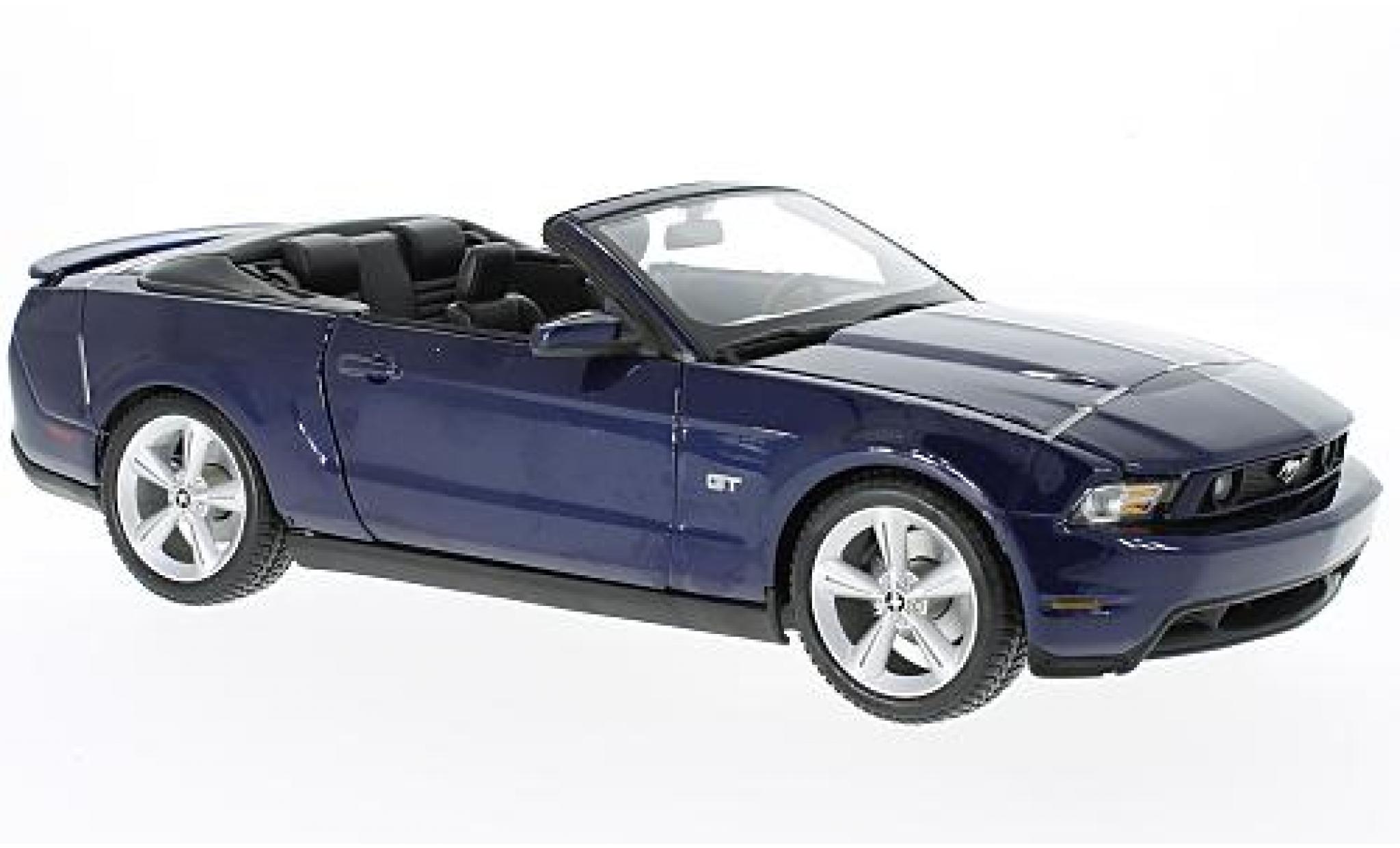 Ford Mustang 1/18 Maisto GT Convertibile metallico blu 2010 modellino in miniatura