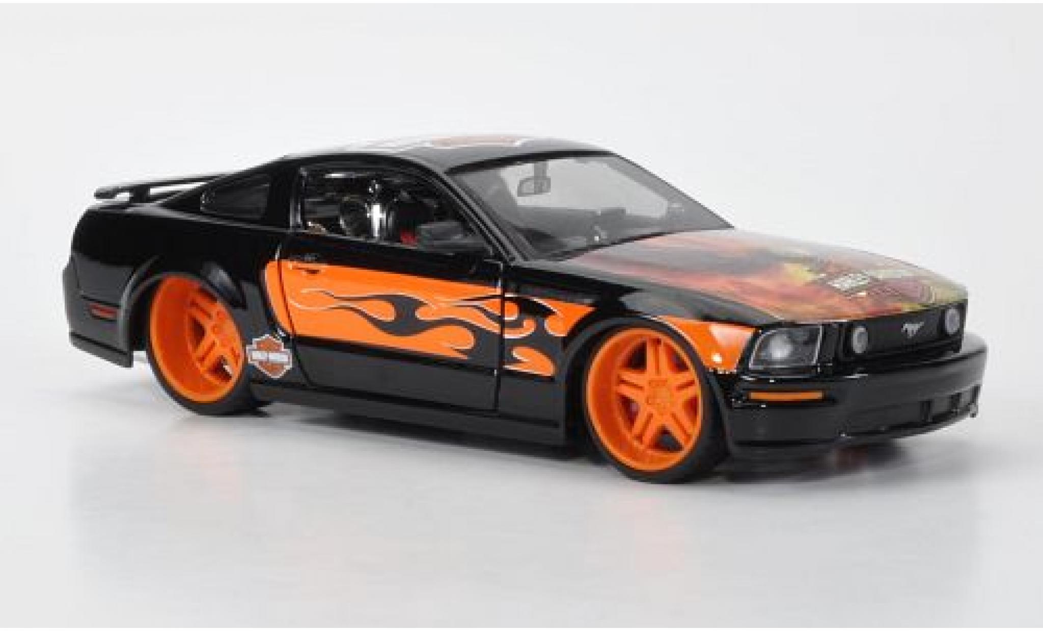 Ford Mustang 1/24 Maisto GT Harley-Davidson 2006 modellino in miniatura