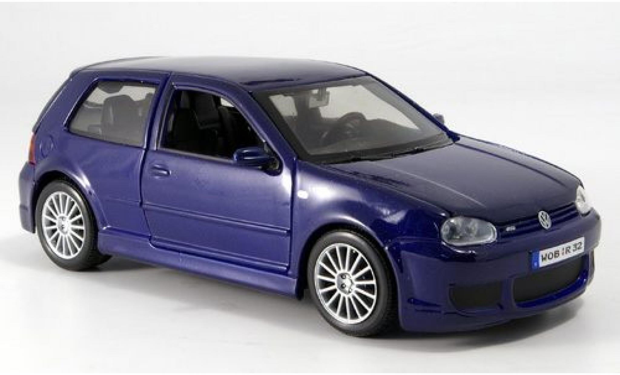 Volkswagen Golf 1/24 Maisto IV R32 blu 2006 sans Vitrine modellino in miniatura