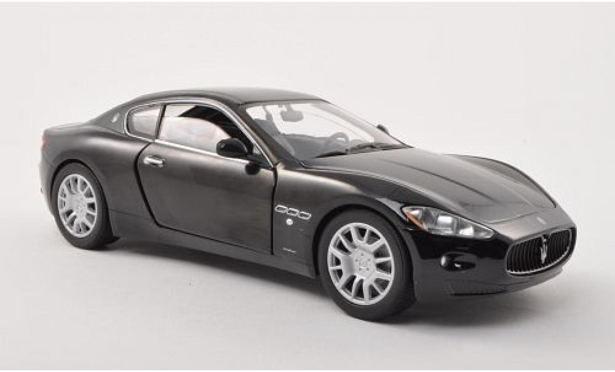 Maserati Gran Turismo 1/24 Motormax schwarz 1:24 modellino in miniatura