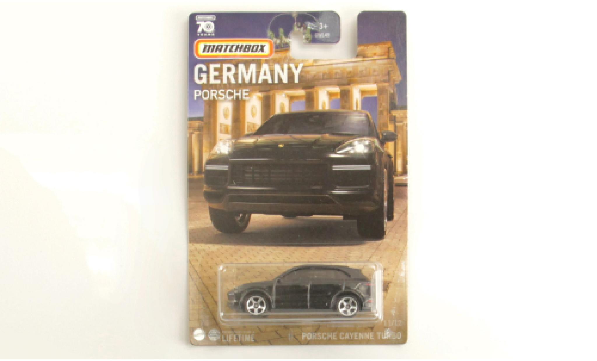 Porsche Cayenne Turbo 1/64 Matchbox nero modellino in miniatura