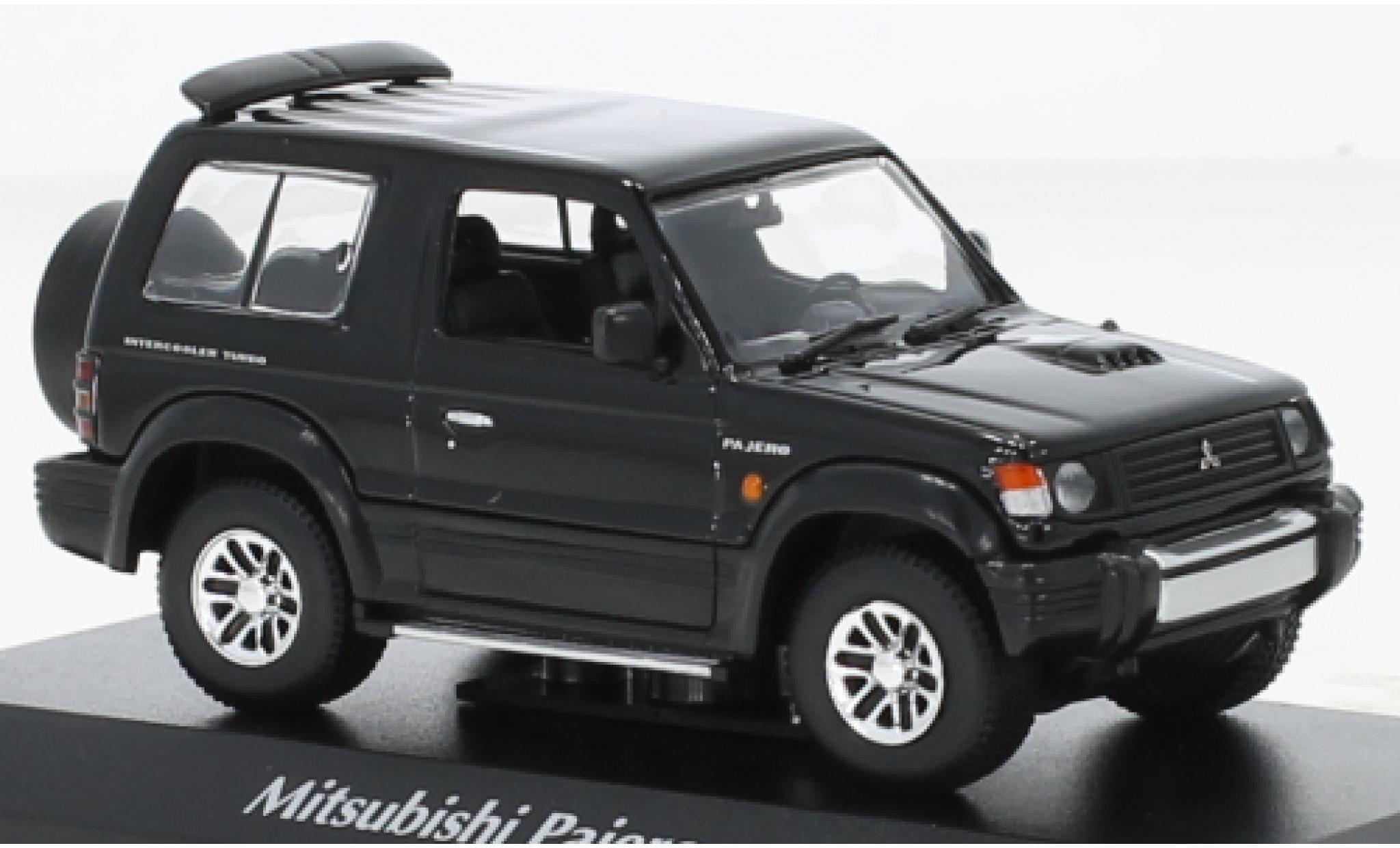 Mitsubishi Pajero 1/43 Maxichamps SWB nero 1991 modellino in miniatura