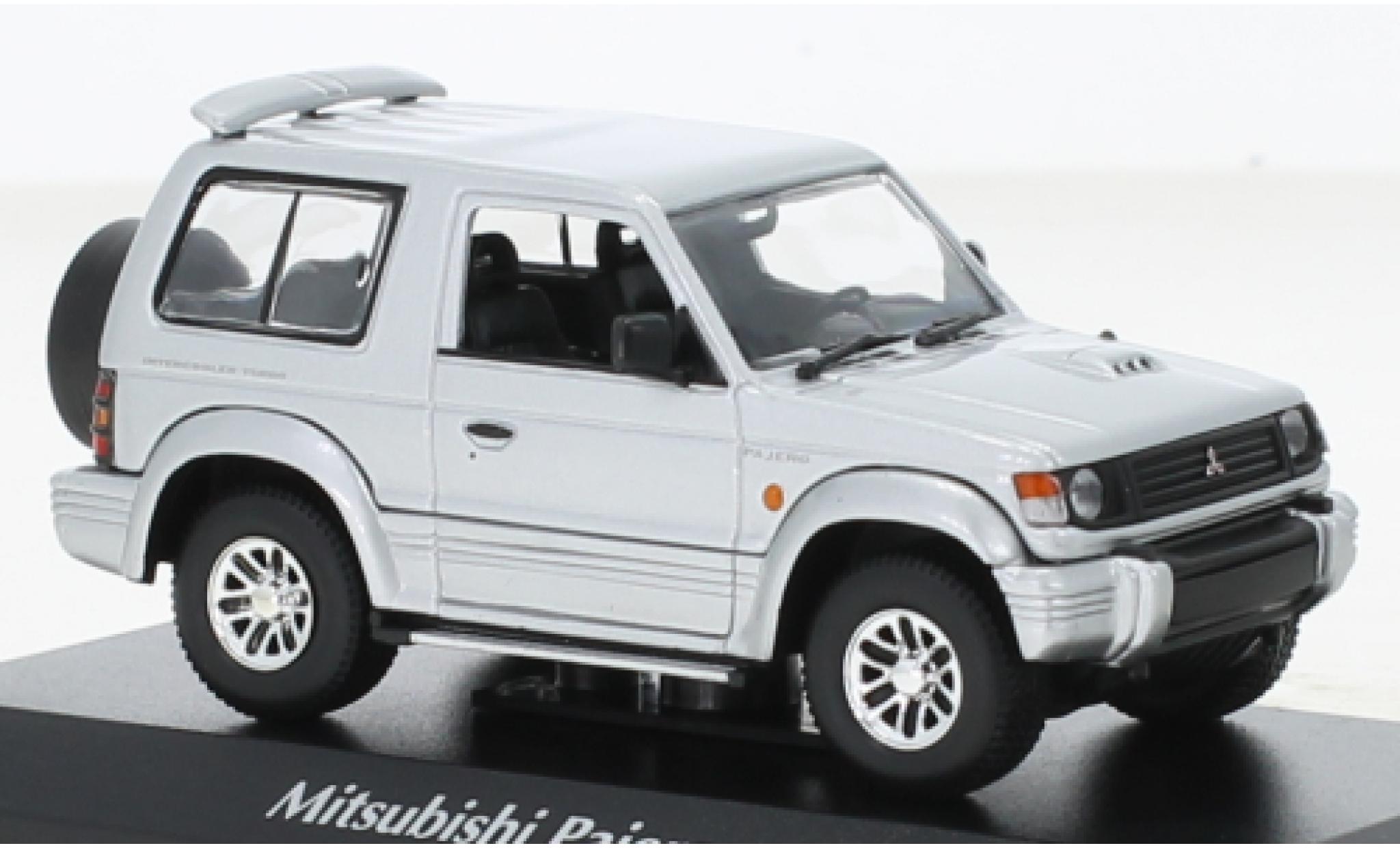 Mitsubishi Pajero 1/43 Maxichamps SWB grigio 1991 modellino in miniatura