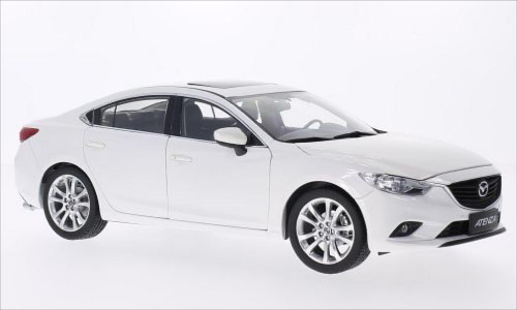 Mazda 6 1/18 Paudi Atenza bianco 2014 modellino in miniatura