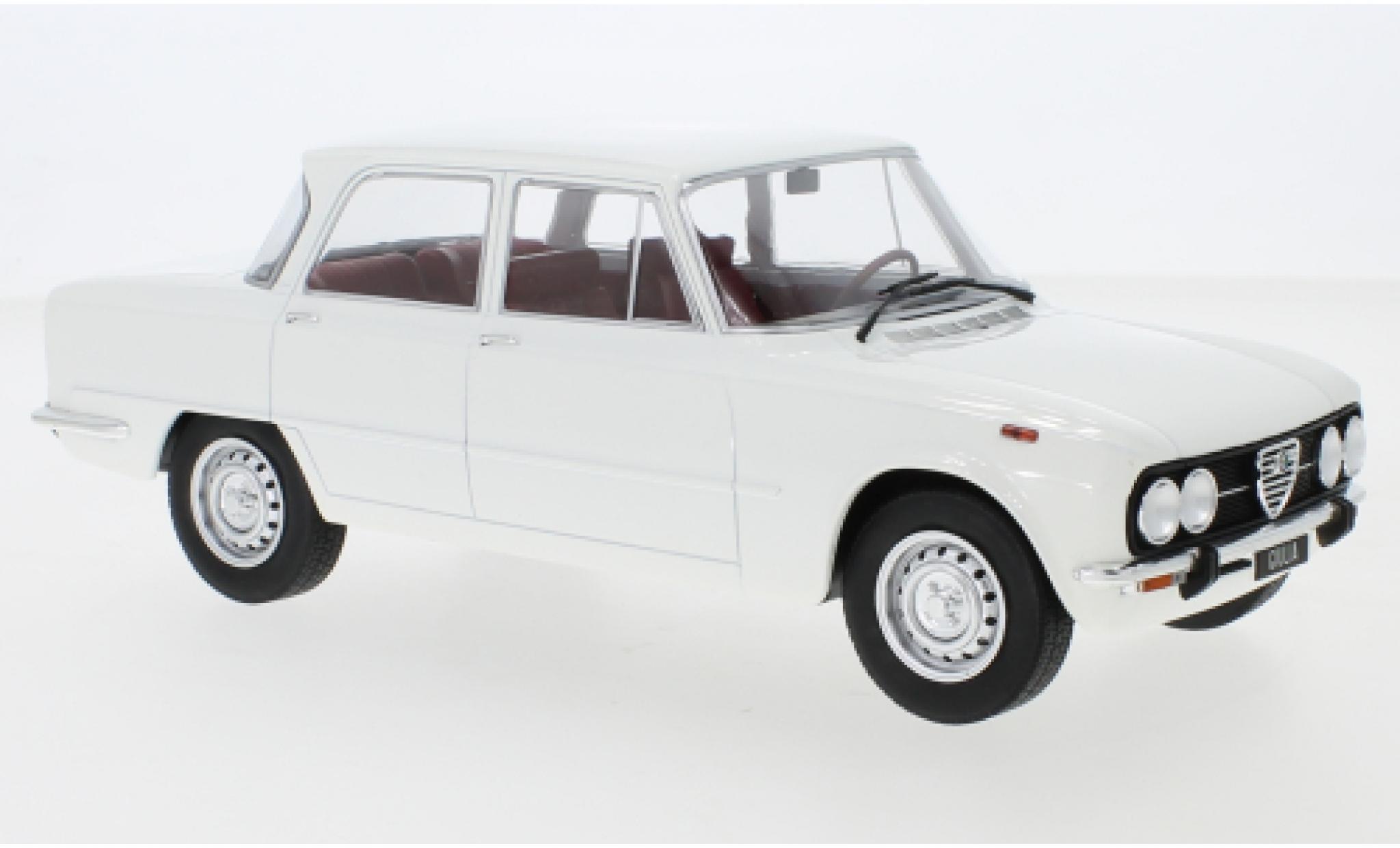 Alfa Romeo Giulia 1/18 MCG Nuova Super bianco 1974 modellino in miniatura