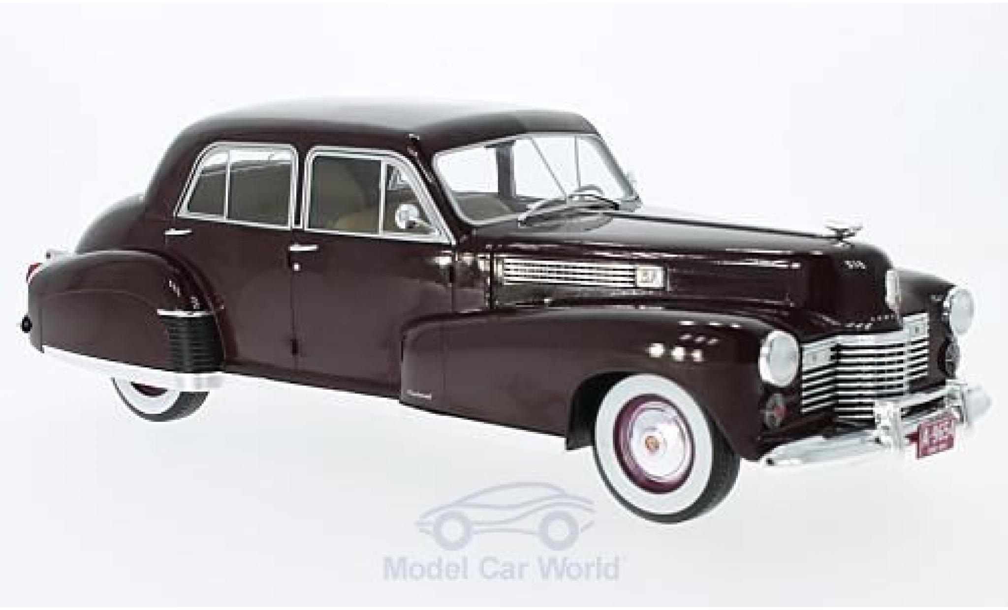 Cadillac Fleetwood 1/18 MCG Series 60 Special Sedan rosso 1941 modellino in miniatura