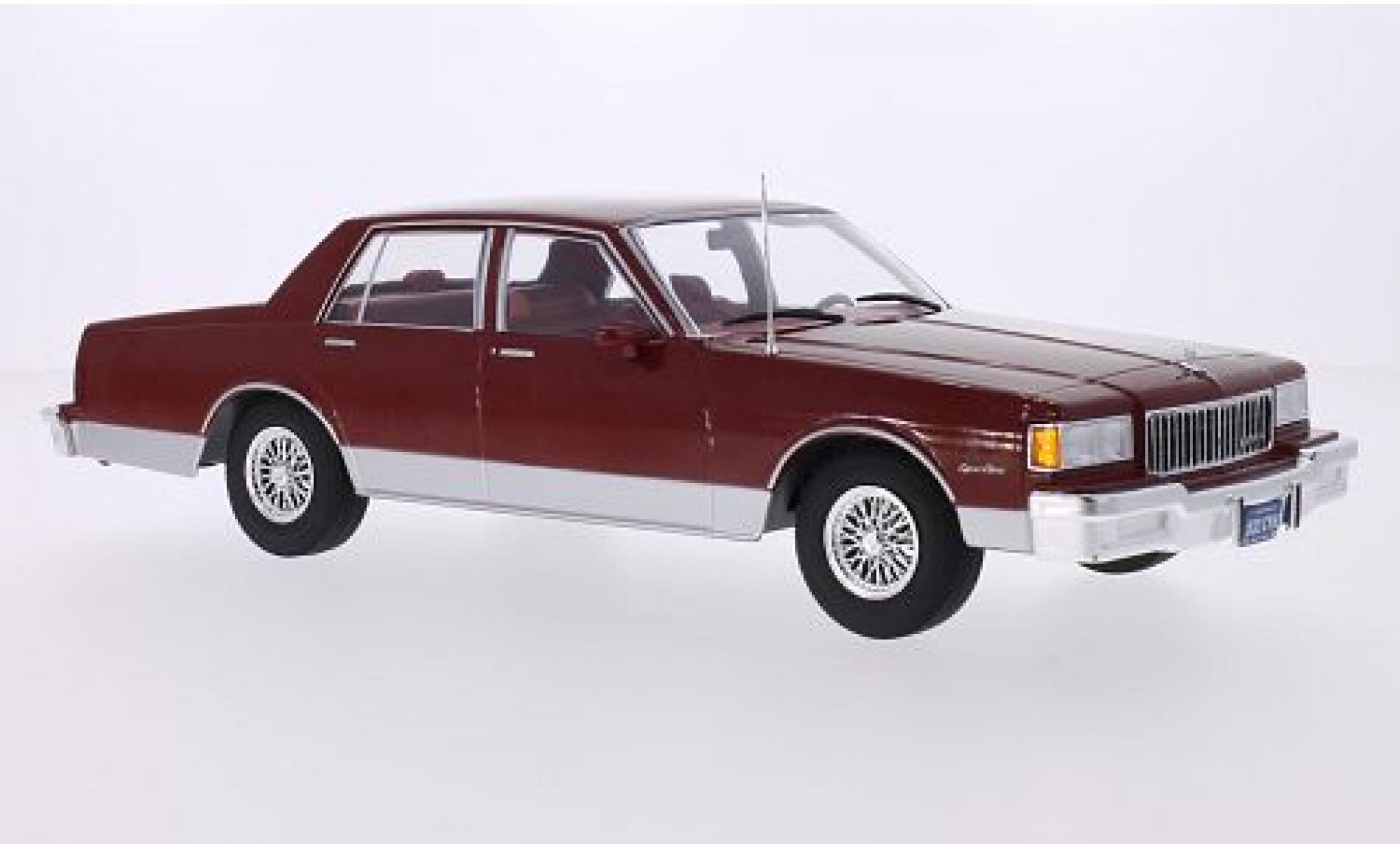 Chevrolet Caprice Classic 1/18 MCG Sedan metallico rosso 1985 les portes et capos fermé modellino in miniatura