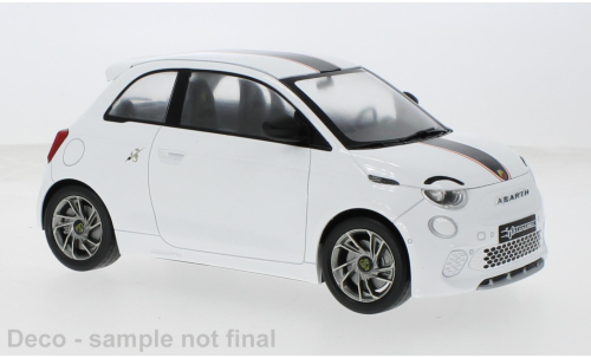 Fiat 500 1/18 MCG e Abarth weiss 2024 1:18 modellino in miniatura