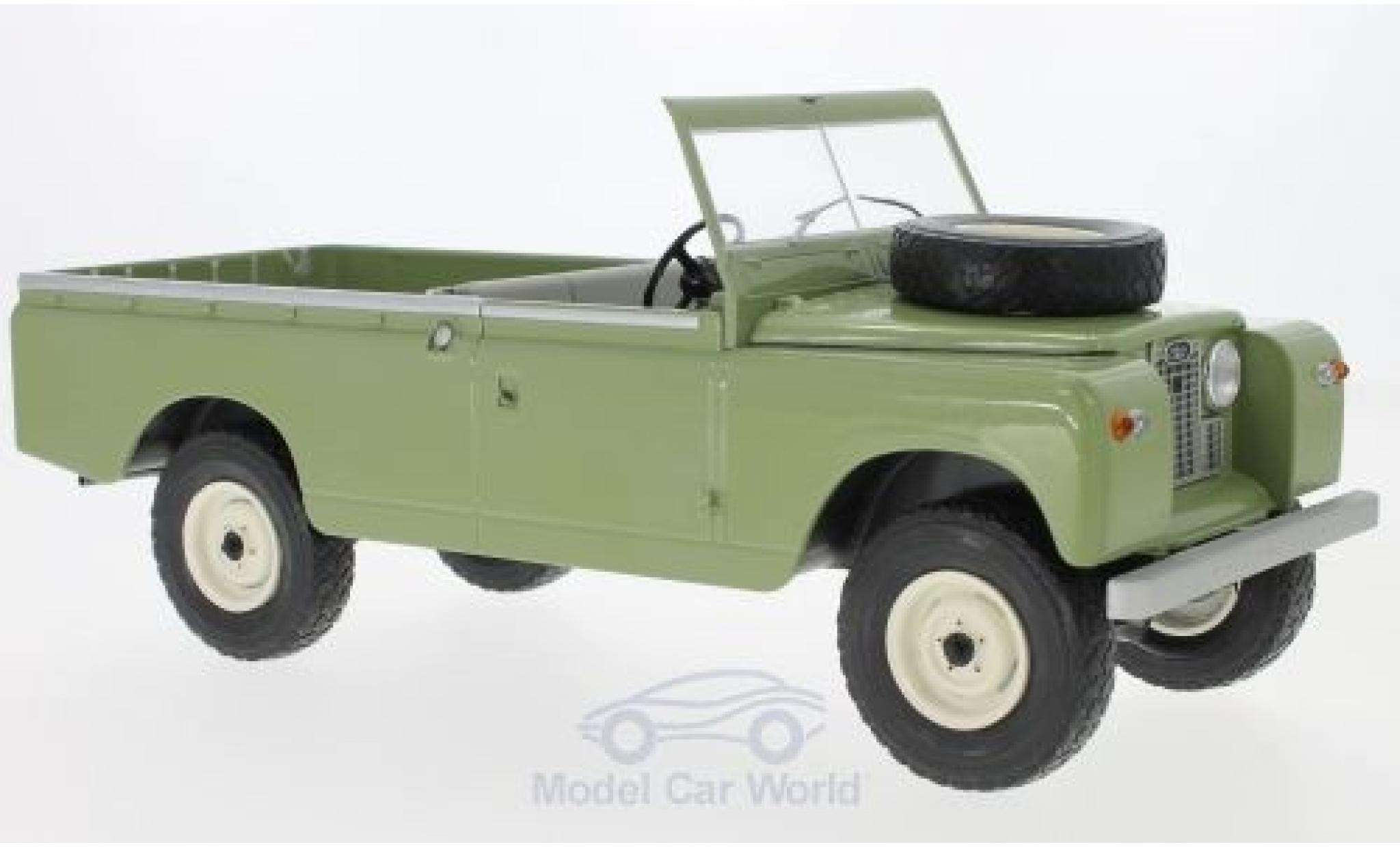 Land Rover 109 1/18 MCG Pick Up Series II oliv RHD 1959 modellino in miniatura