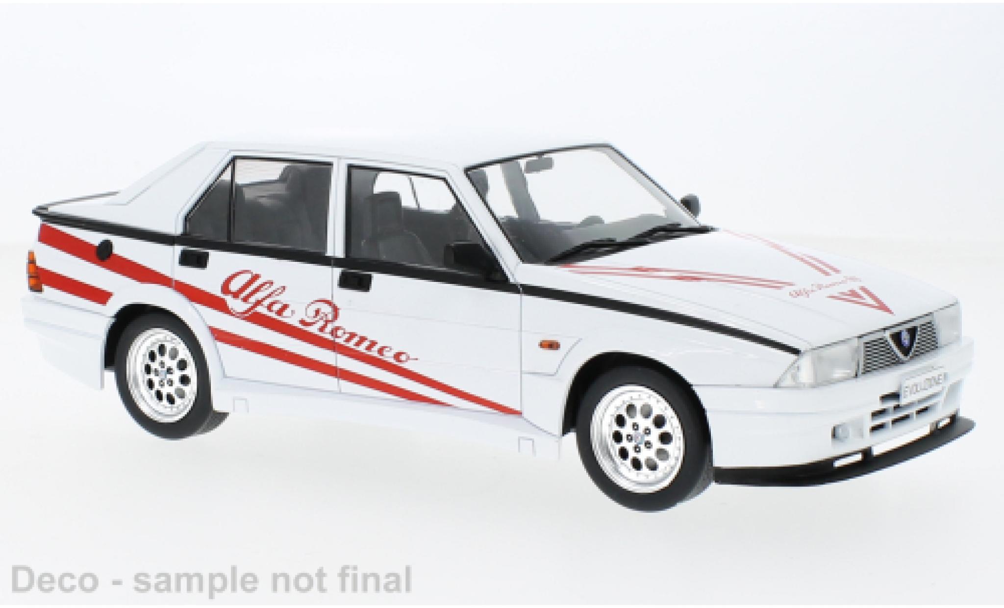 Alfa Romeo 75 1/18 MCG Turbo Evoluzione bianco 1987 modellino in miniatura