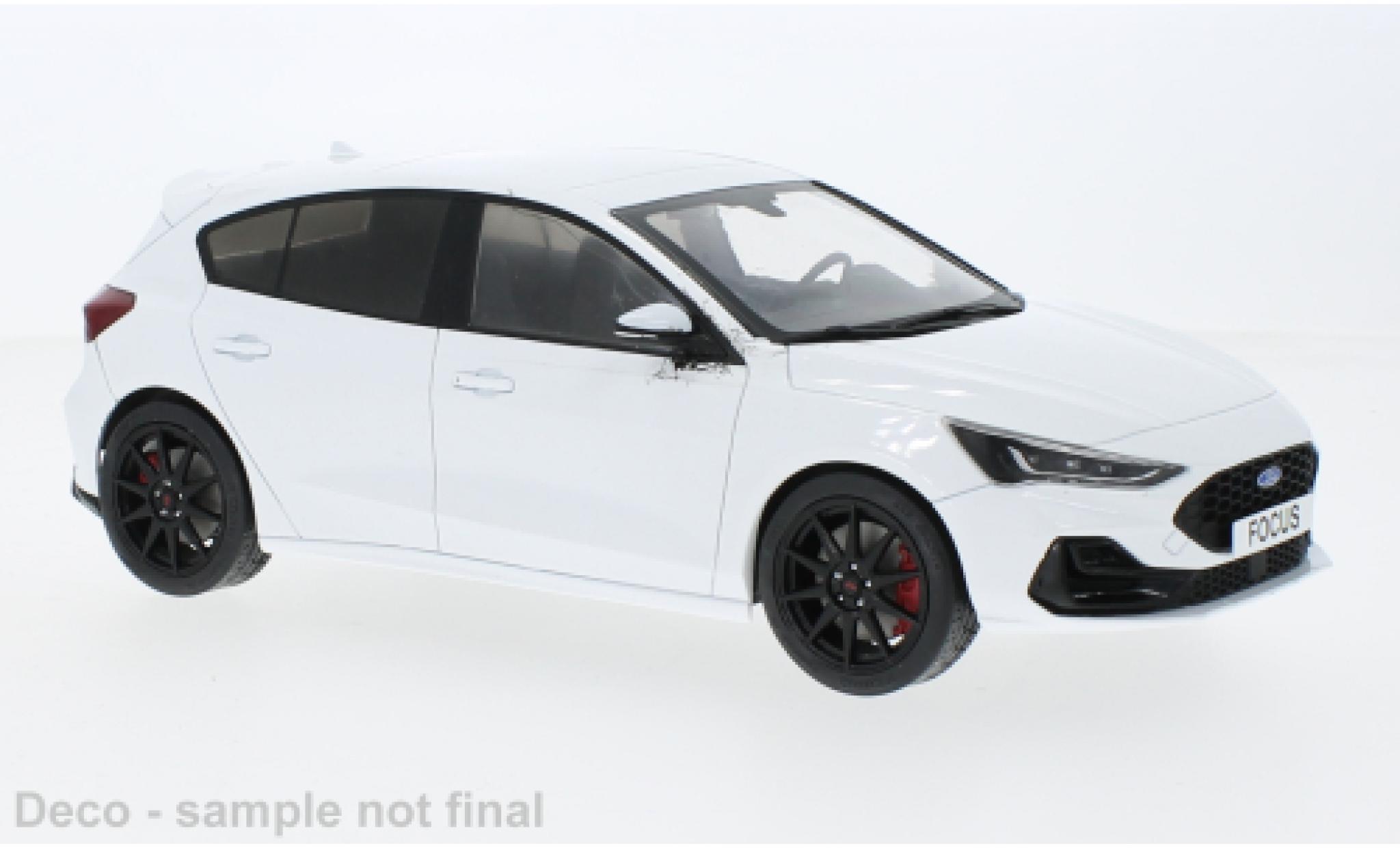 Ford Focus 1/18 MCG ST Track Pack bianco 2022 modellino in miniatura