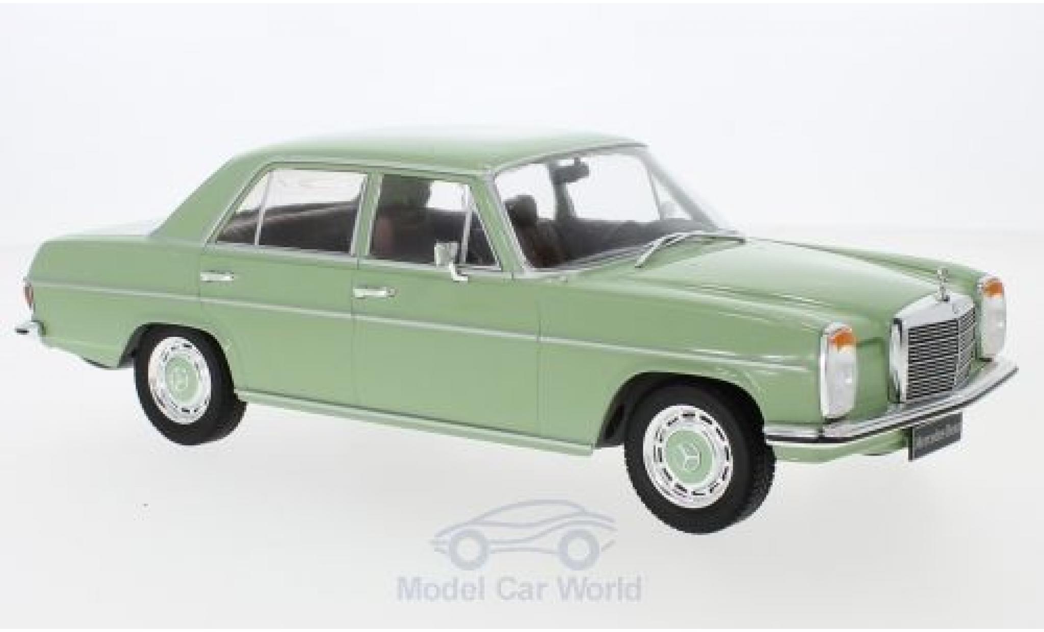 Mercedes 220 1/18 MCG D (W115) verde 1972 modellino in miniatura