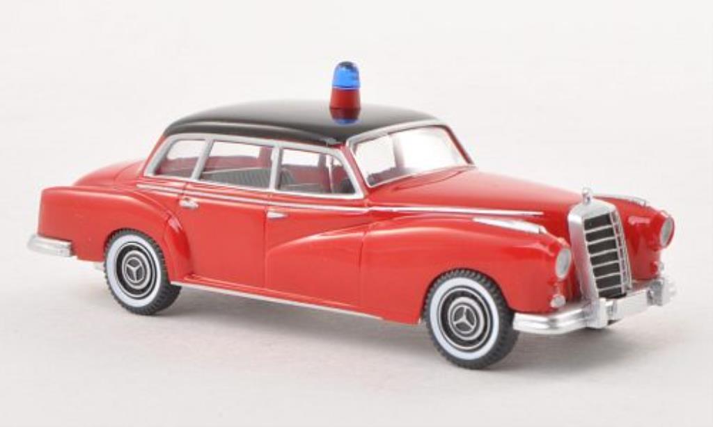Mercedes 300 1/87 Wiking Feuerwehr modellino in miniatura
