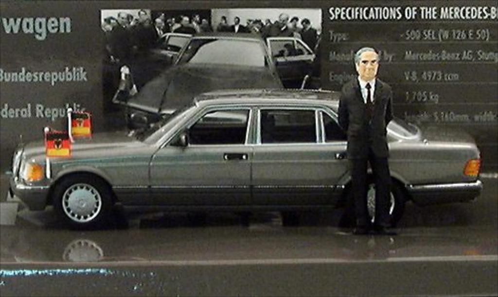 Mercedes 500 1/43 Minichamps SEL (W126) Helmut Kohl 1989 modellino in miniatura