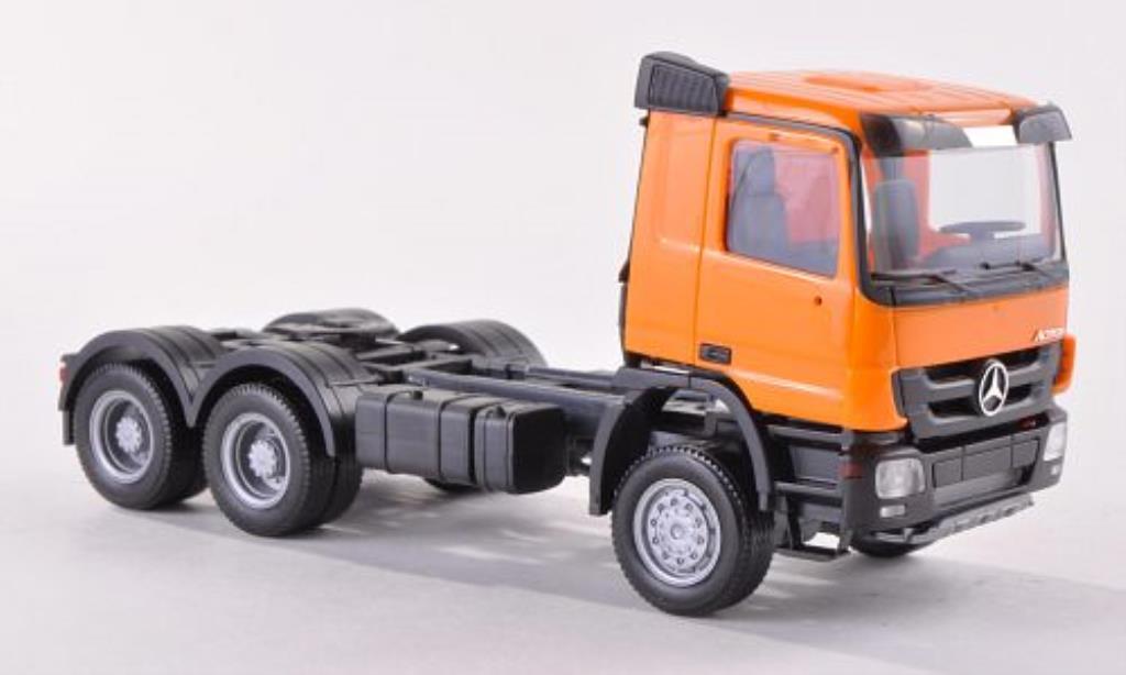 Mercedes Actros 1/87 Herpa M 08 Allrad-Zugmaschine orange modellino in miniatura