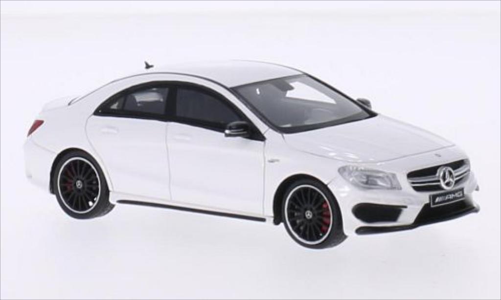 Mercedes CLA 1/43 Spark 45 AMG bianco 2014 modellino in miniatura