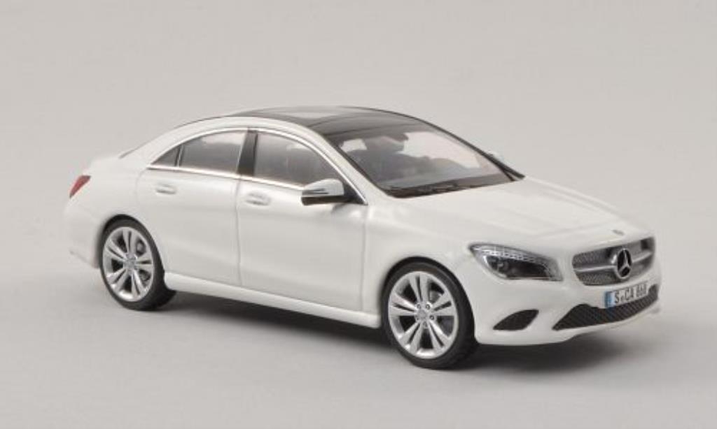 Mercedes CLA 1/43 Schuco (C117) bianco modellino in miniatura