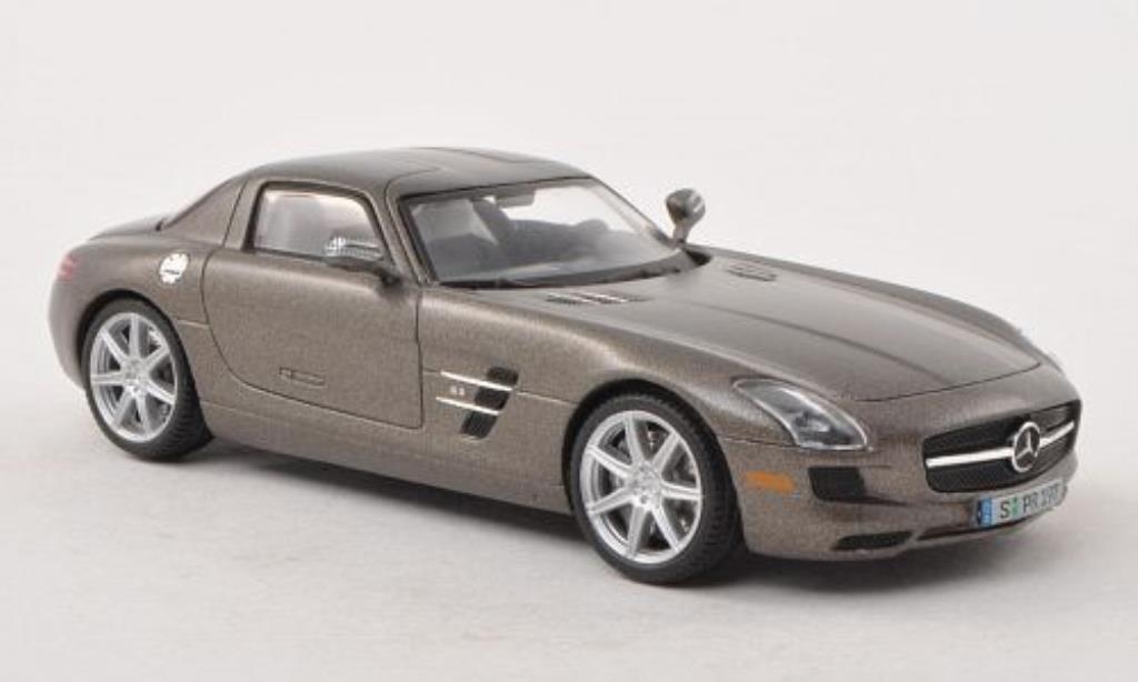 Mercedes SLS 1/43 IXO AMG (C197) matt-grigio modellino in miniatura