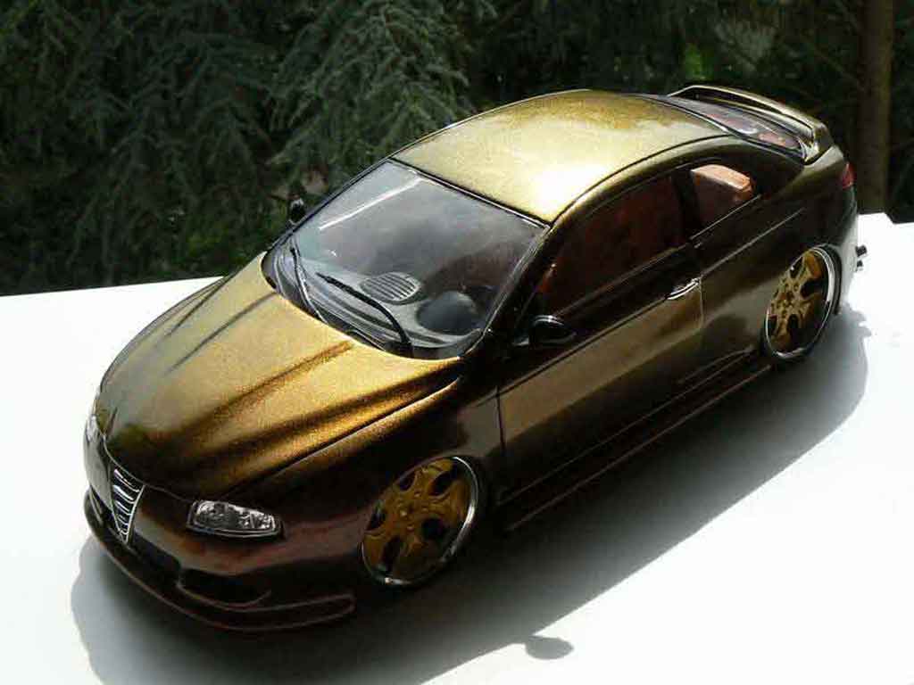 Alfa Romeo GT 1/18 Welly peinture cameleon jantes 18 pouces tuning modellino in miniatura