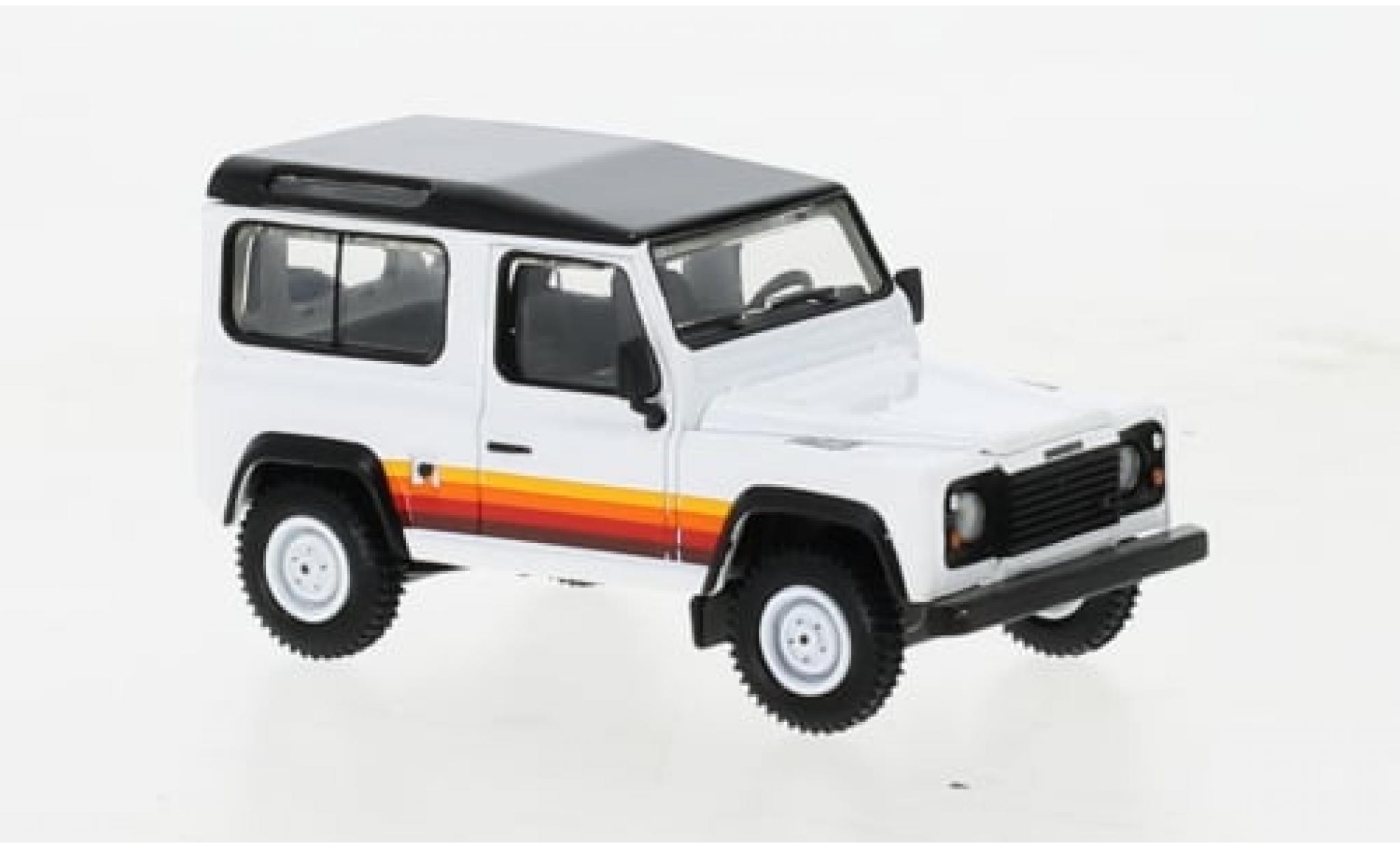 Land Rover Defender 1/64 Mini GT 90 weiss/Dekor 1:64 modellino in miniatura