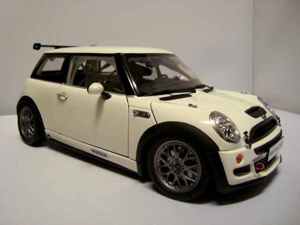 Mini Cooper JCW 1/18 Kyosho JCW challenge s modellino in miniatura