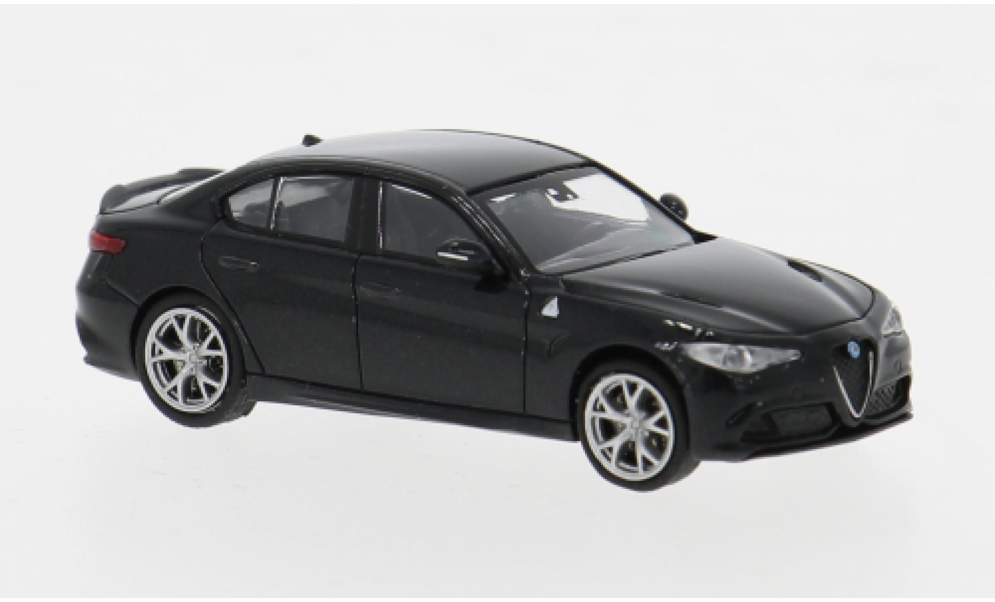 Alfa Romeo Giulia 1/87 Minichamps Quadrifoglio metallise schwarz 2017 1:87 modellino in miniatura