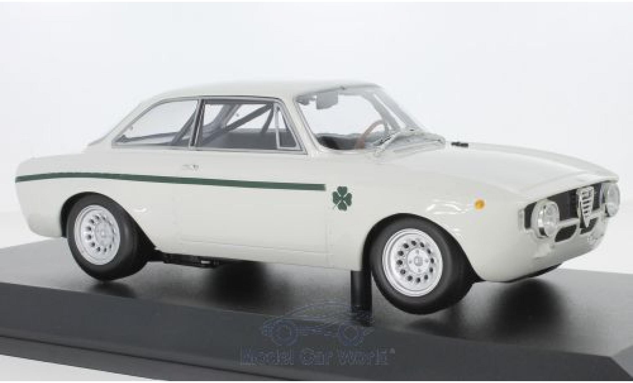 Alfa Romeo GT 1/18 Minichamps A 1300 Junior bianco 1971 modellino in miniatura