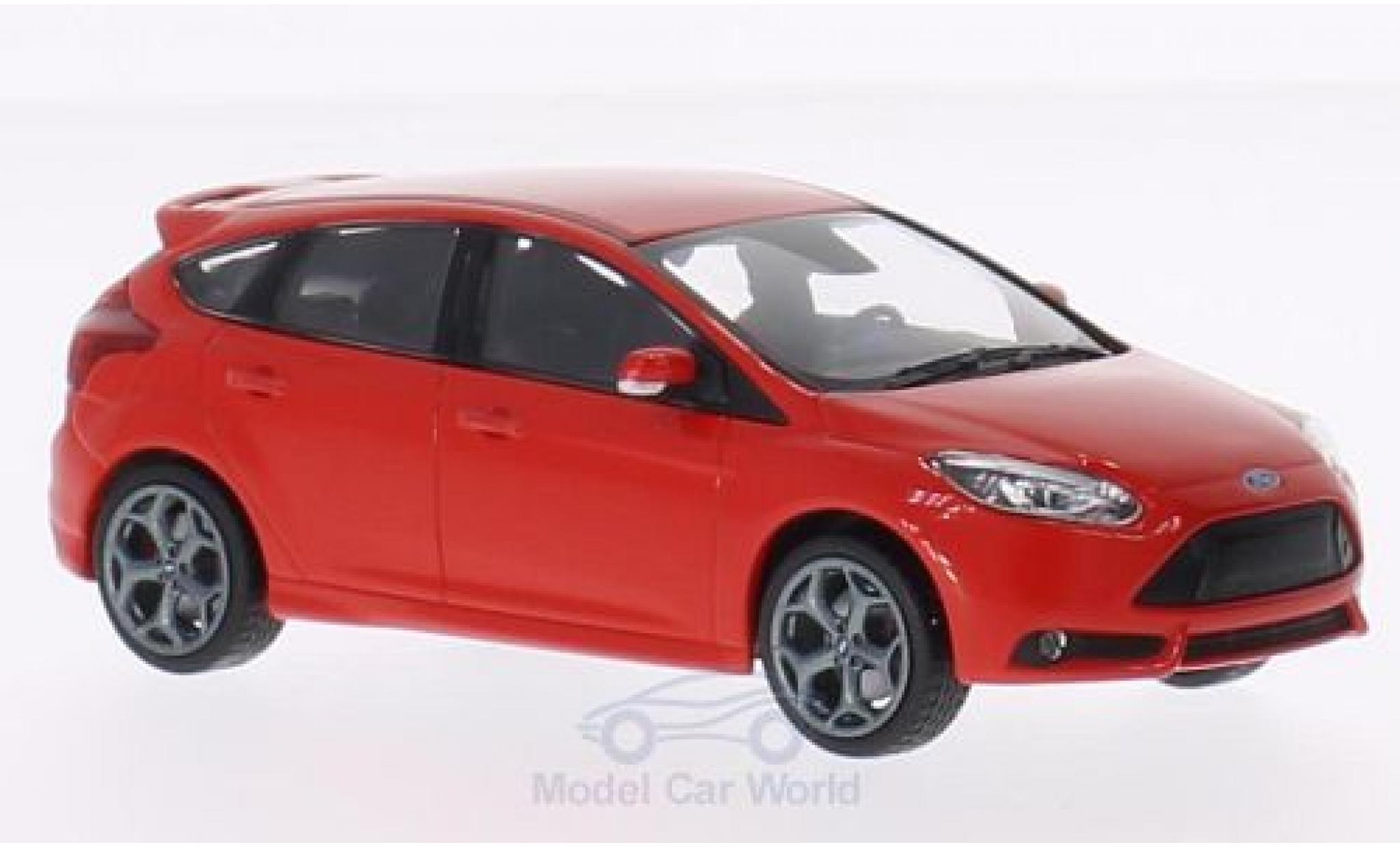 Ford Focus ST 1/43 Minichamps ST rosso 2011 modellino in miniatura