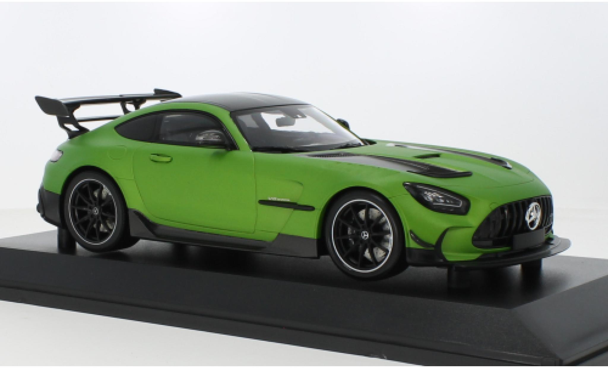 Mercedes AMG GT 1/18 Minichamps Black Series mattgrün 2020 modellino in miniatura