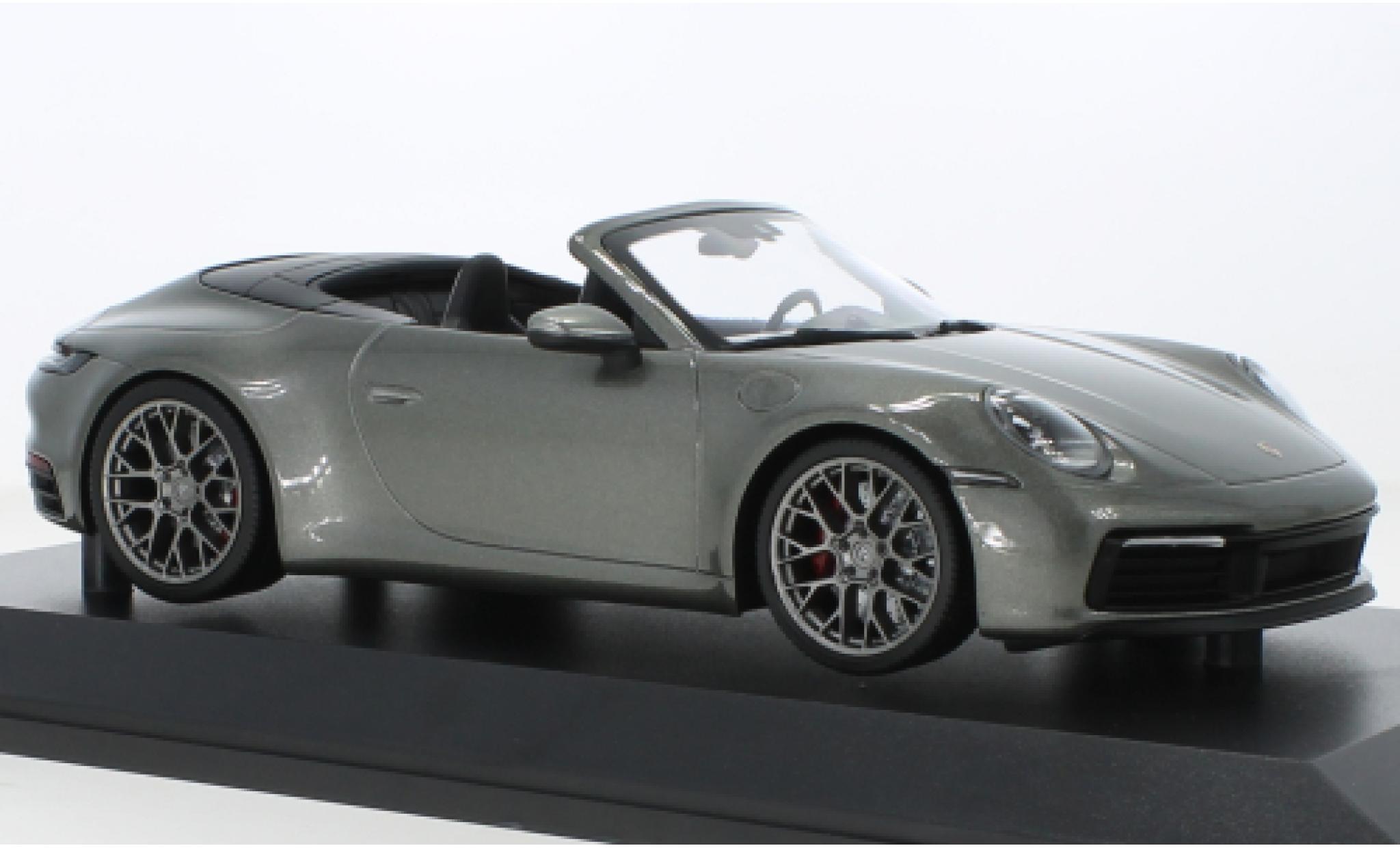 Porsche 992 4S 1/18 Minichamps 911  Carrera Cabriolet metallise verde 2019 modellino in miniatura