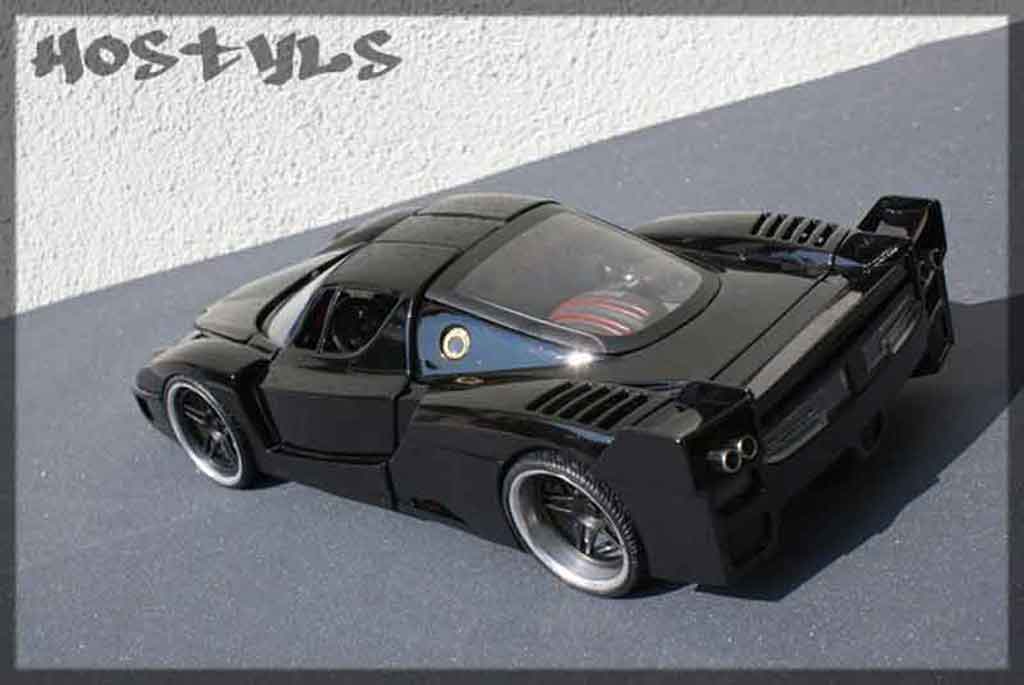 Ferrari Enzo FXX 1/18 Hot Wheels FXX street racing black tuning modellino in miniatura