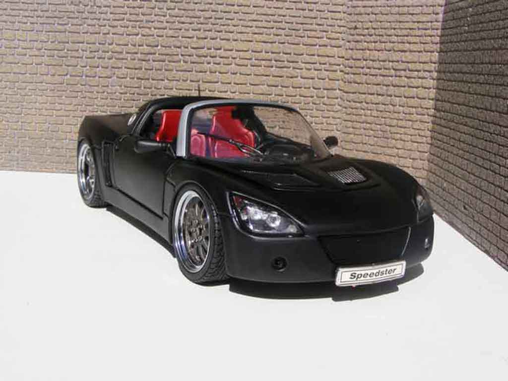 Opel Speedster 1/18 Welly noir blackhawk tuning modellino in miniatura