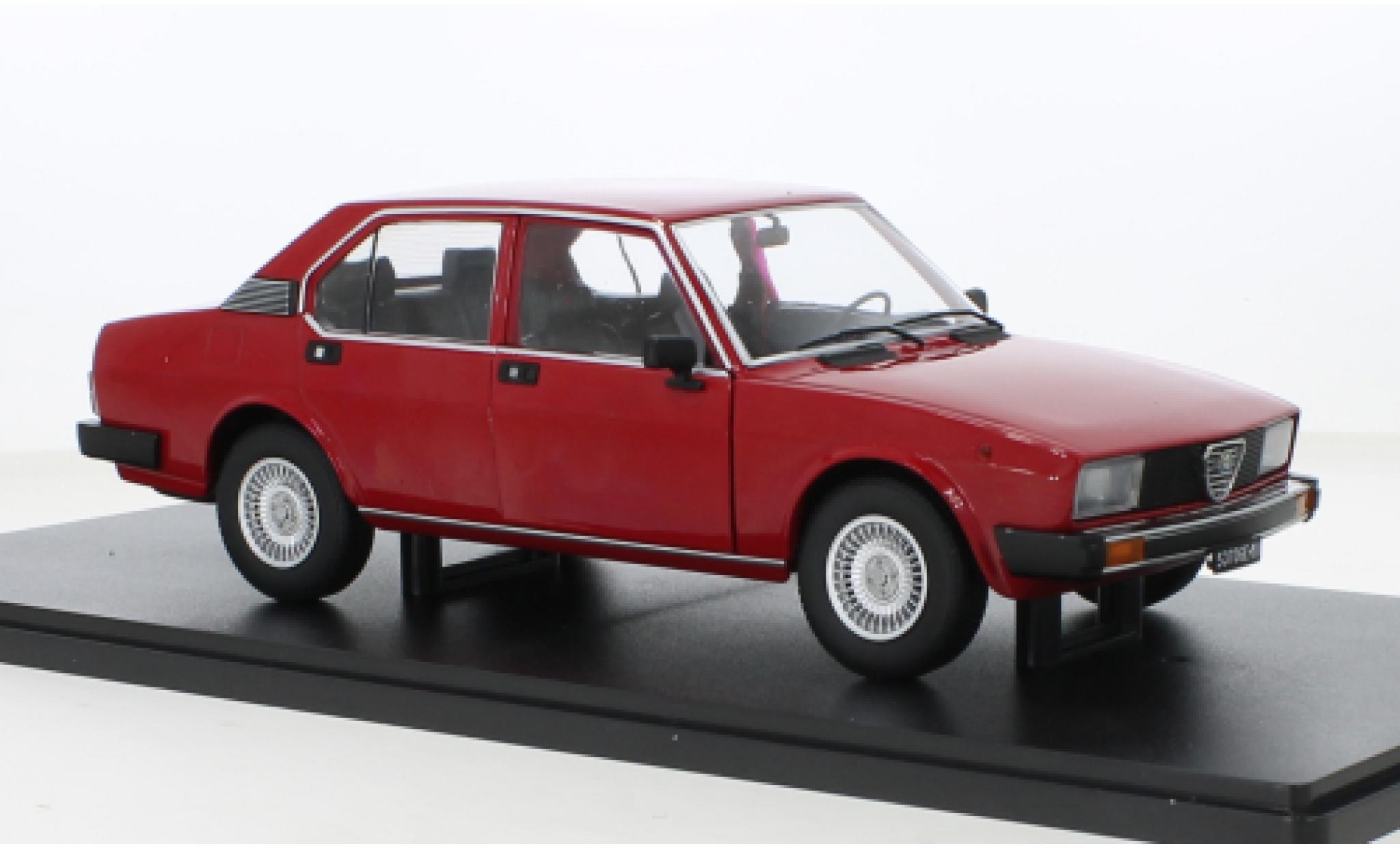 Alfa Romeo Alfetta 1/18 Mitica Berlina 2000L rosso 1978 modellino in miniatura