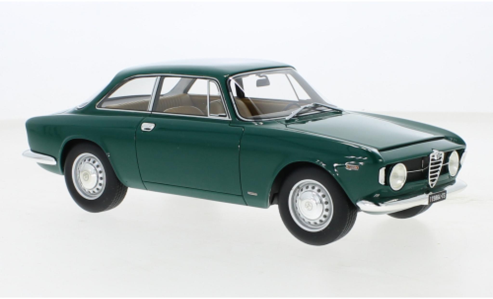 Alfa Romeo Giulia 1/18 Mitica GT 1300 Junior verde 1968 modellino in miniatura