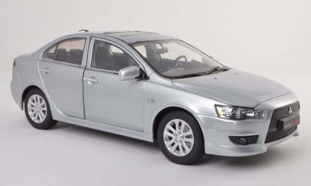 Mitsubishi Lancer 1/18 Paudi EX grigio 2012 modellino in miniatura