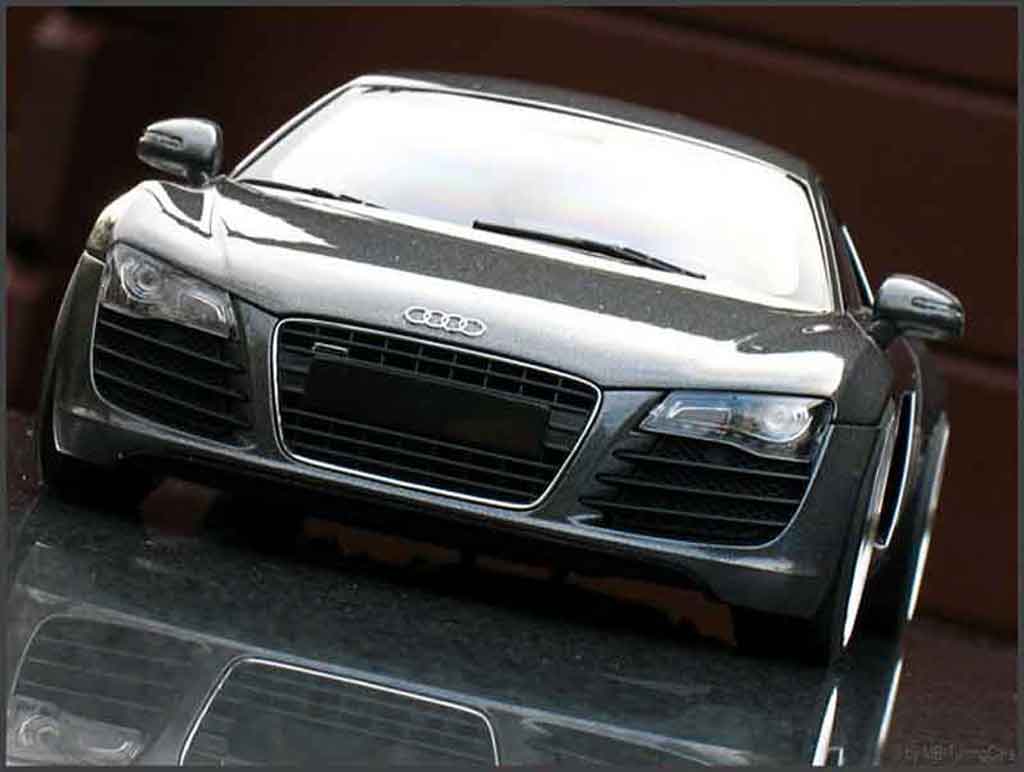 Audi R8 4.2. FSI 1/18 Maisto 4.2. FSI jantes 20 pouces modellino in miniatura