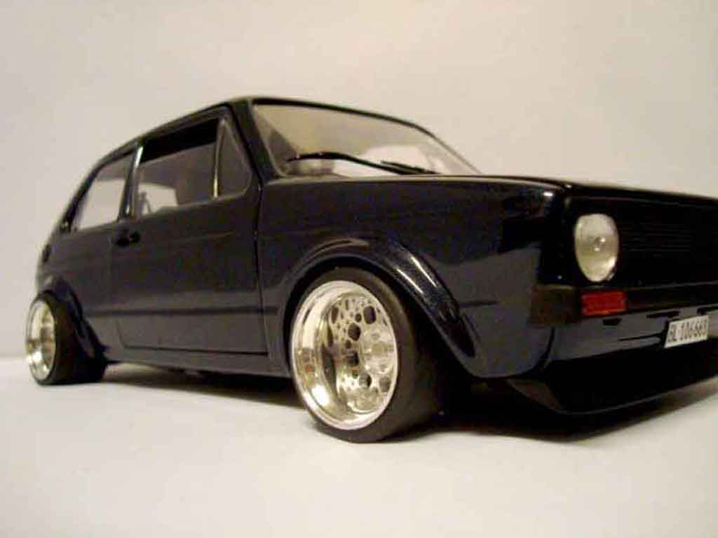 Volkswagen Golf 1 GTI 1/18 Solido German Look 1 GTI pneux flancs tendus modellino in miniatura