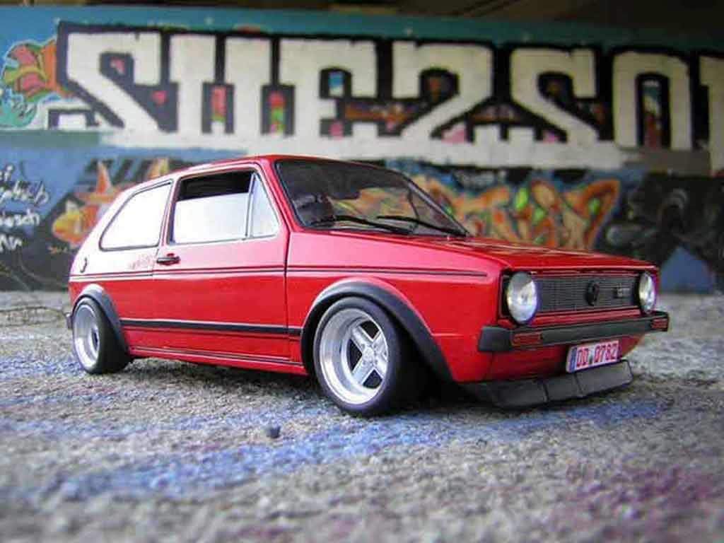 Volkswagen Golf 1 GTI 1/18 Solido rouge 1 GTI jantes 13 pouces modellino in miniatura