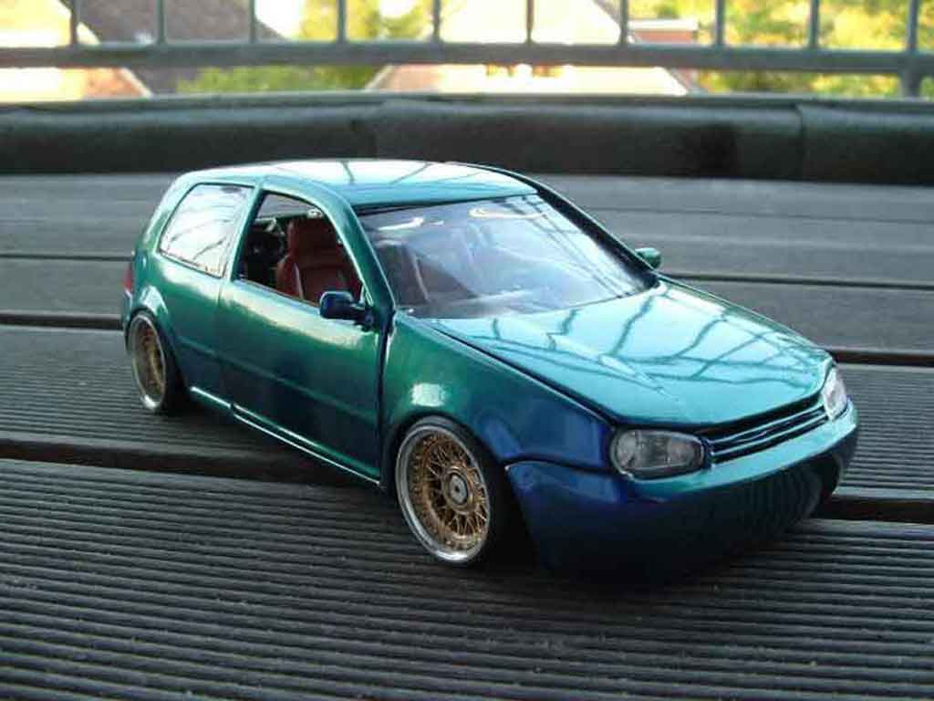 Volkswagen Golf 4 GTI 1/18 Revell 4 GTI cameleon modellino in miniatura