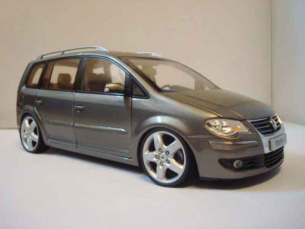 Volkswagen Touran 1/18 Shanghai Volkswagen 2008 jantes 19 pouces modellino in miniatura