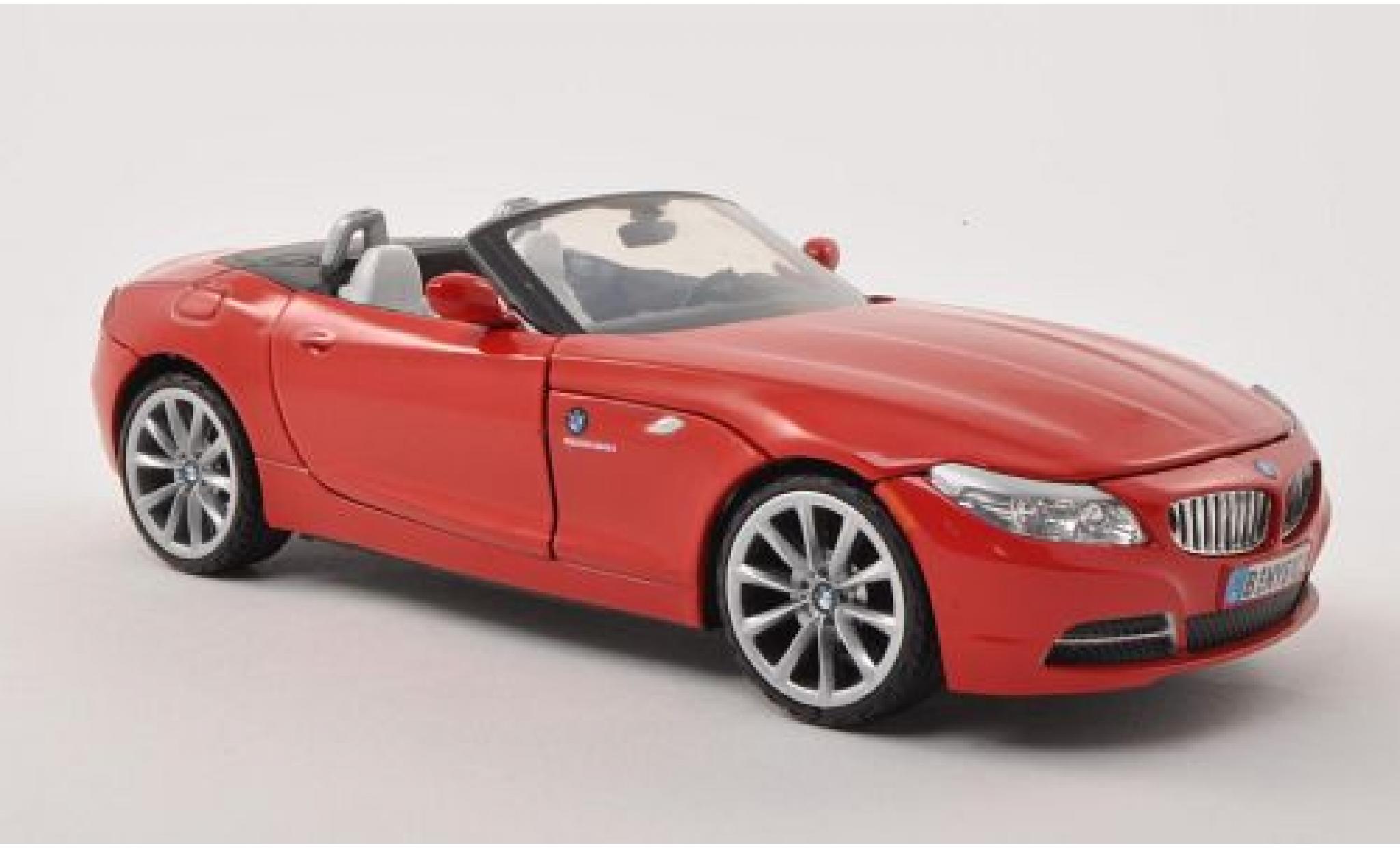 Bmw Z4 1/24 Motormax (E85) rosso 2010 Verdeck ouvert sans Vitrine modellino in miniatura