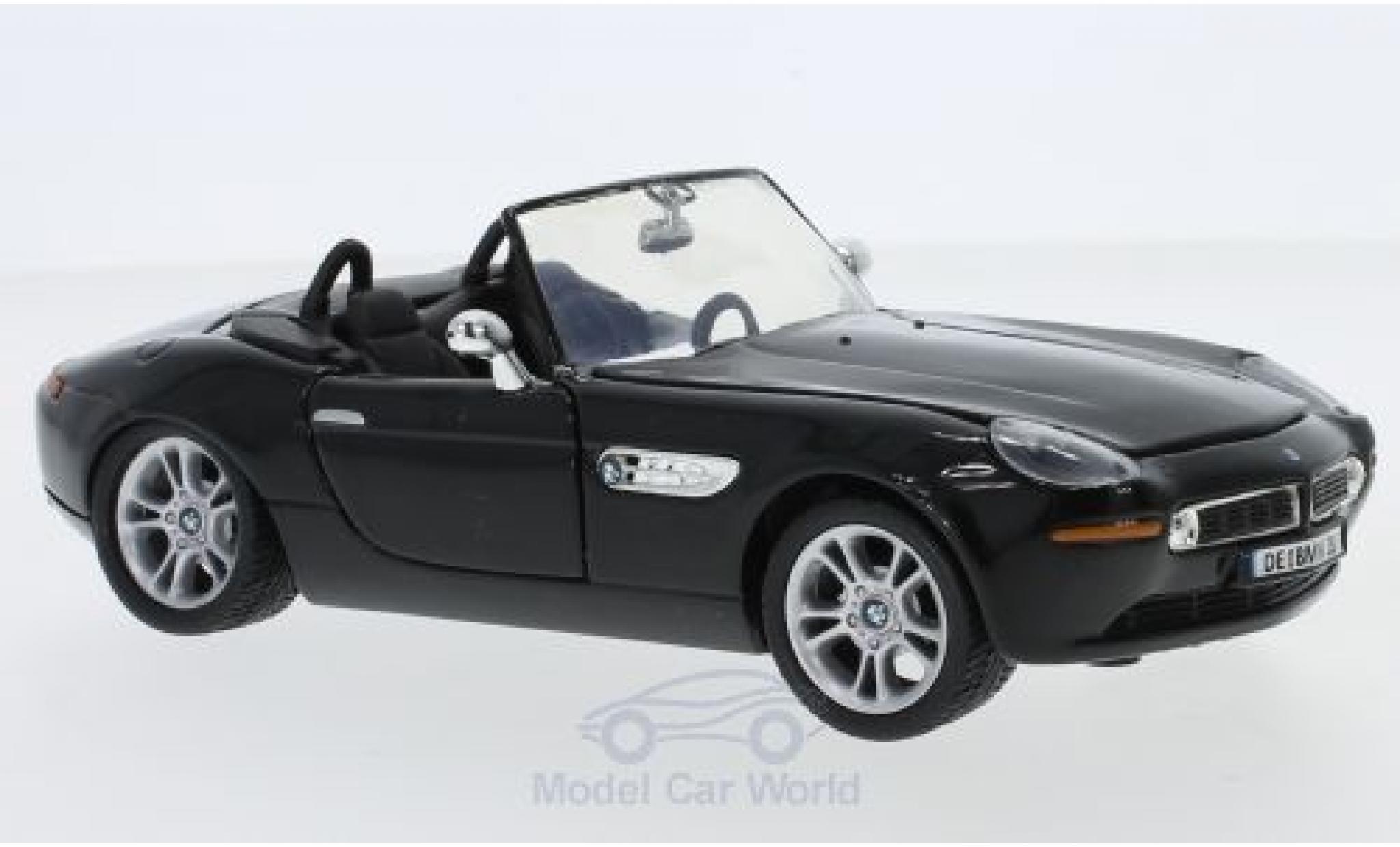 Bmw Z8 1/24 Motormax nero modellino in miniatura
