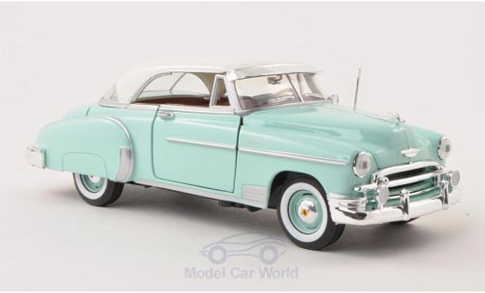 Chevrolet Bel Air 1/24 Motormax Hardtop türkis/bianco 1950 modellino in miniatura