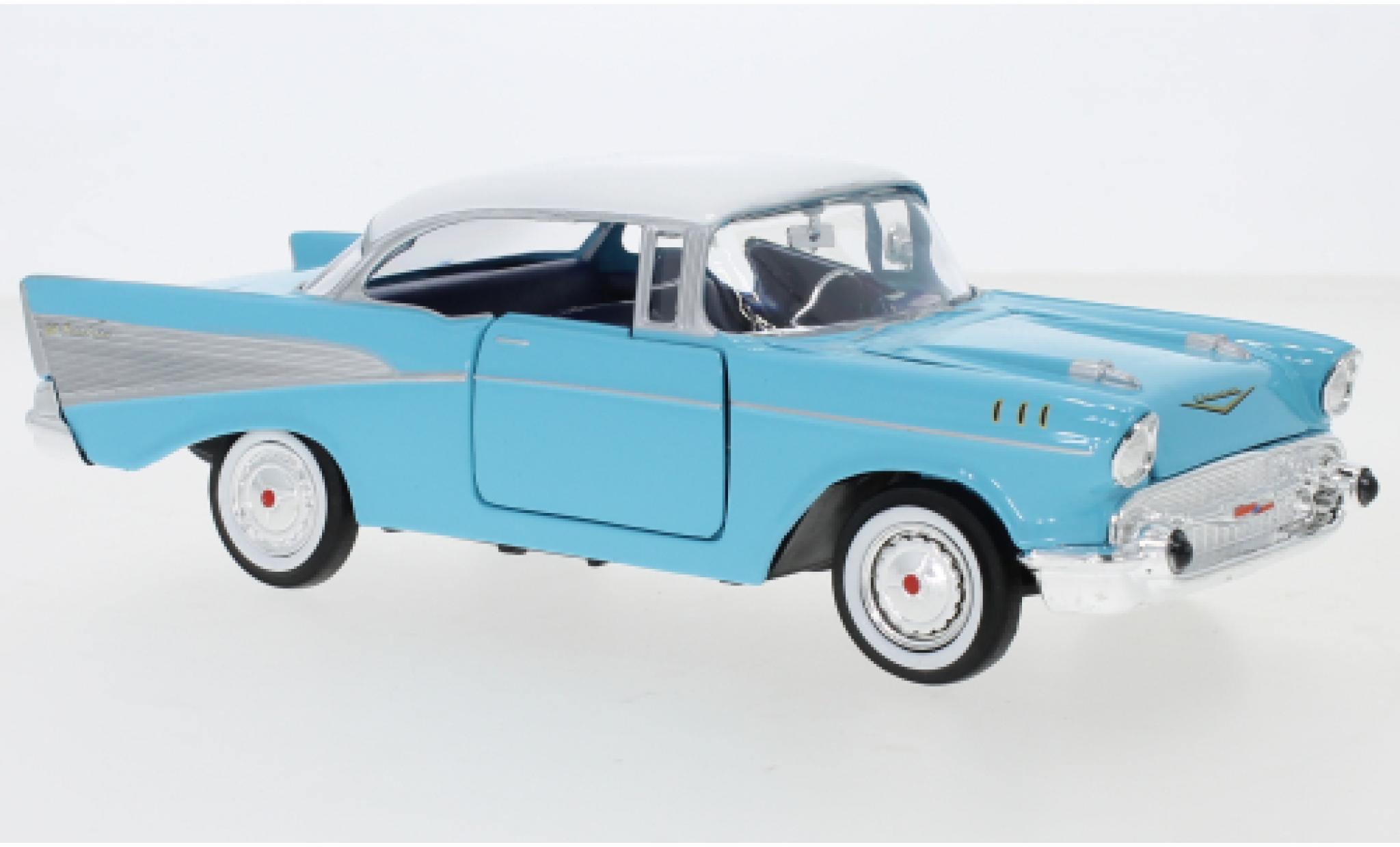 Chevrolet Bel Air 1/24 Motormax blu/bianco 1957 modellino in miniatura