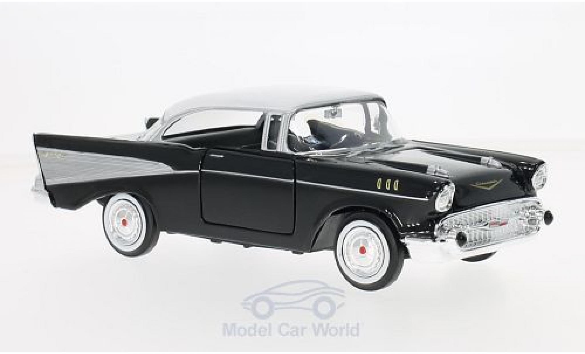 Chevrolet Bel Air 1/24 Motormax nero/bianco 1957 modellino in miniatura